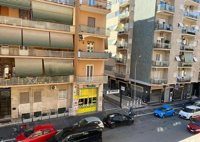 Bright Apartment Near San Pietro